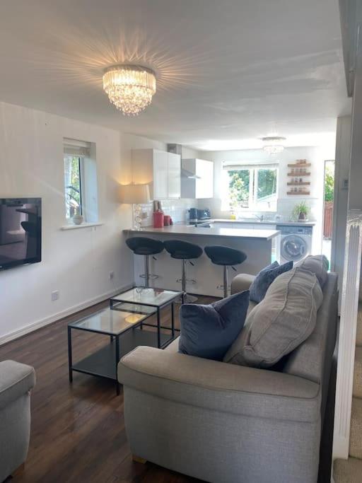 Cheerful 2-bedroom With Free Parking Holiday home Roughhill