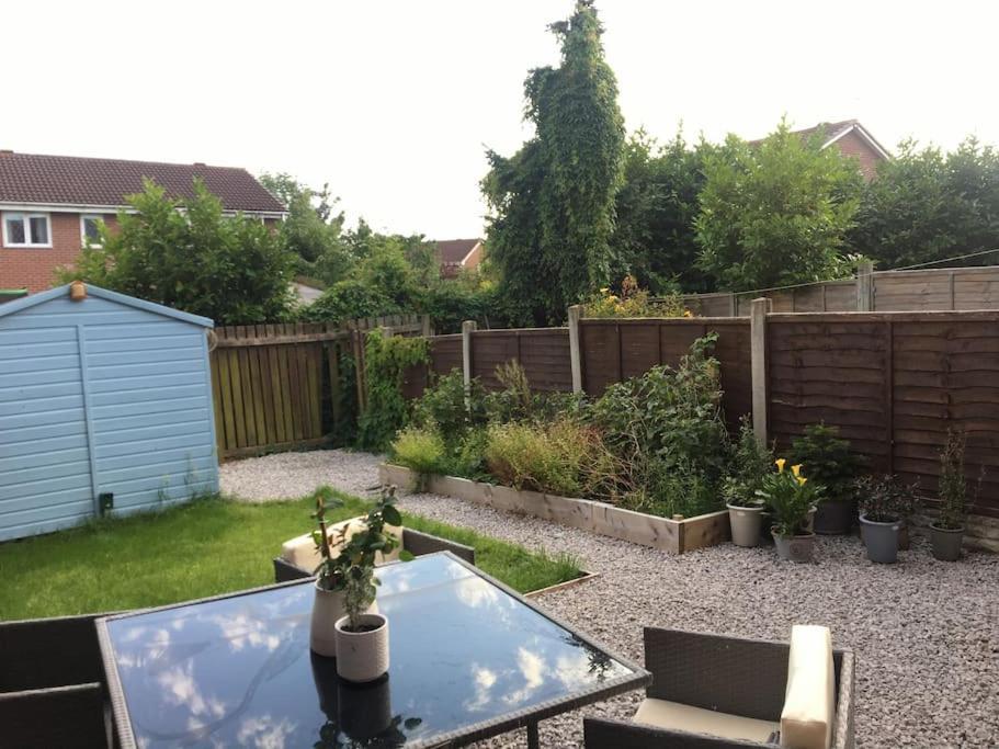 Holiday home Cheerful 2-bedroom With Free Parking