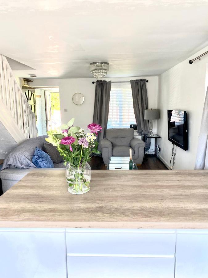 Cheerful 2-bedroom With Free Parking Roughhill