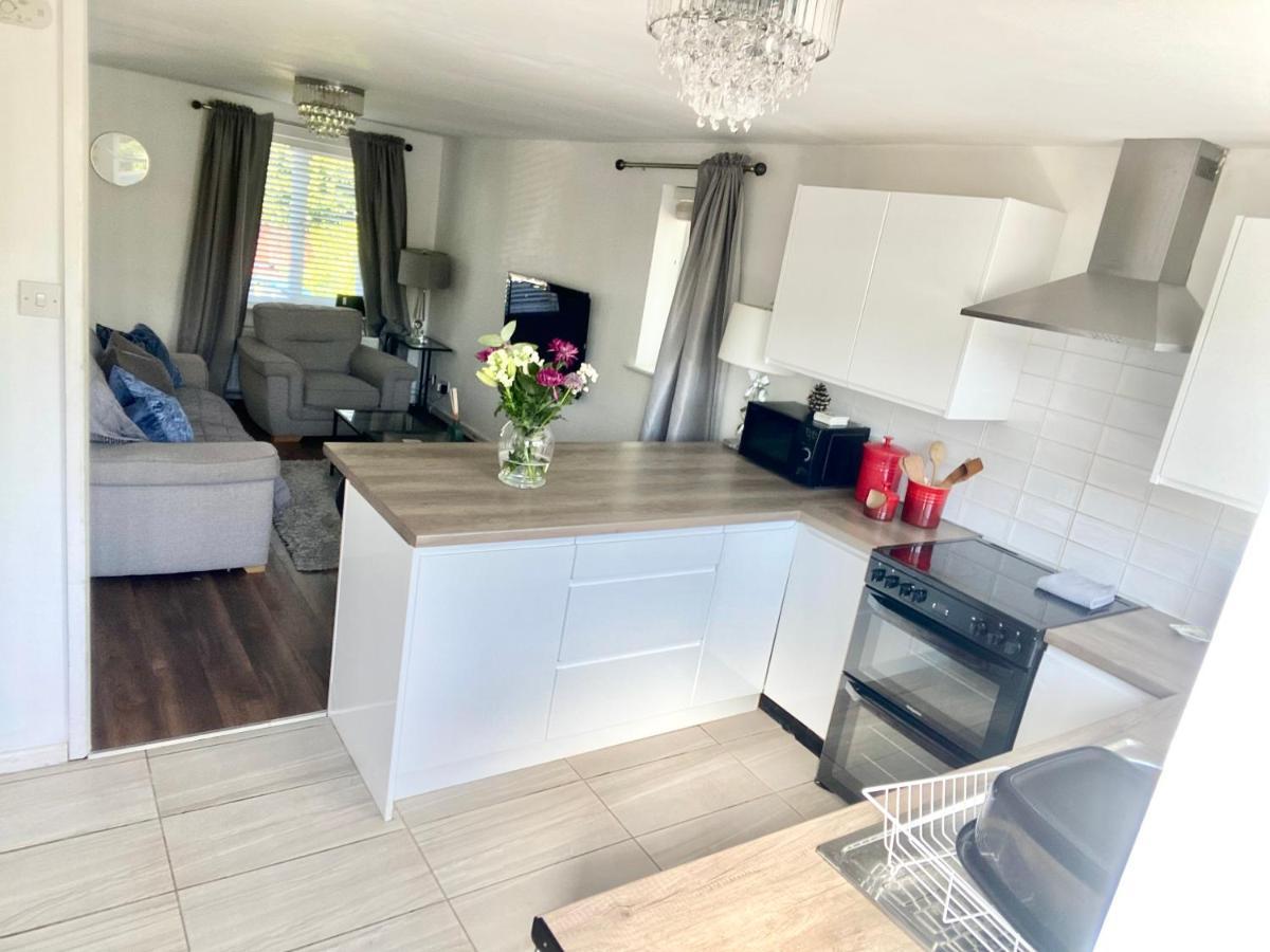 Cheerful 2-bedroom With Free Parking